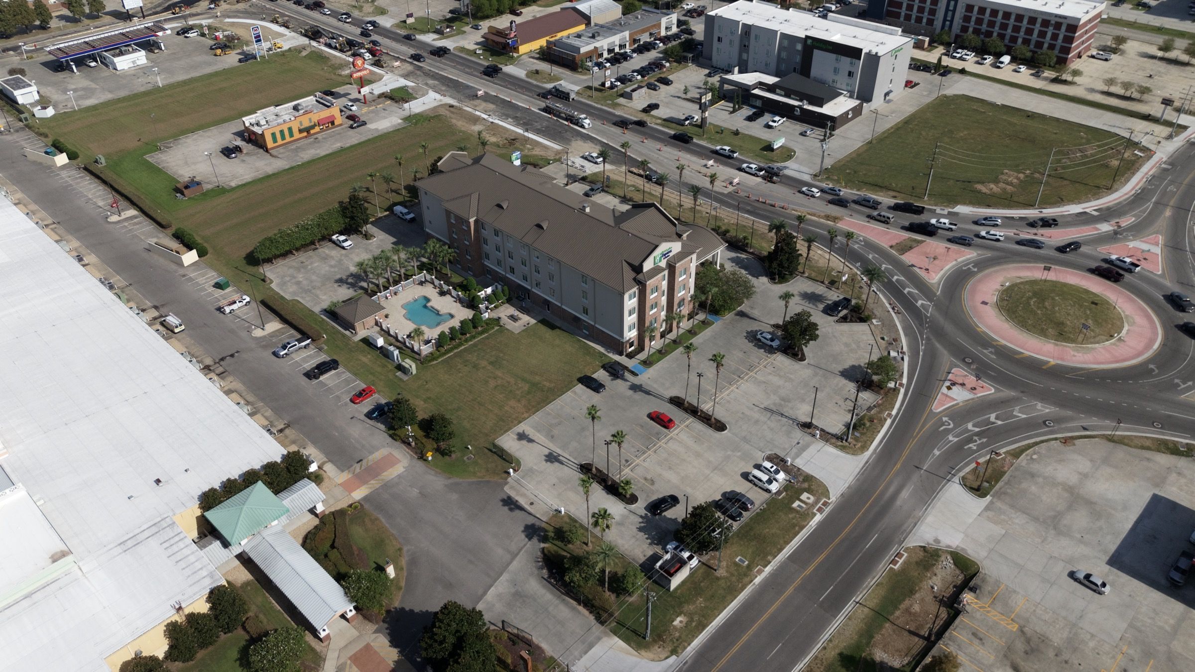 Holiday Inn Express, aerial view of the property and street frontage