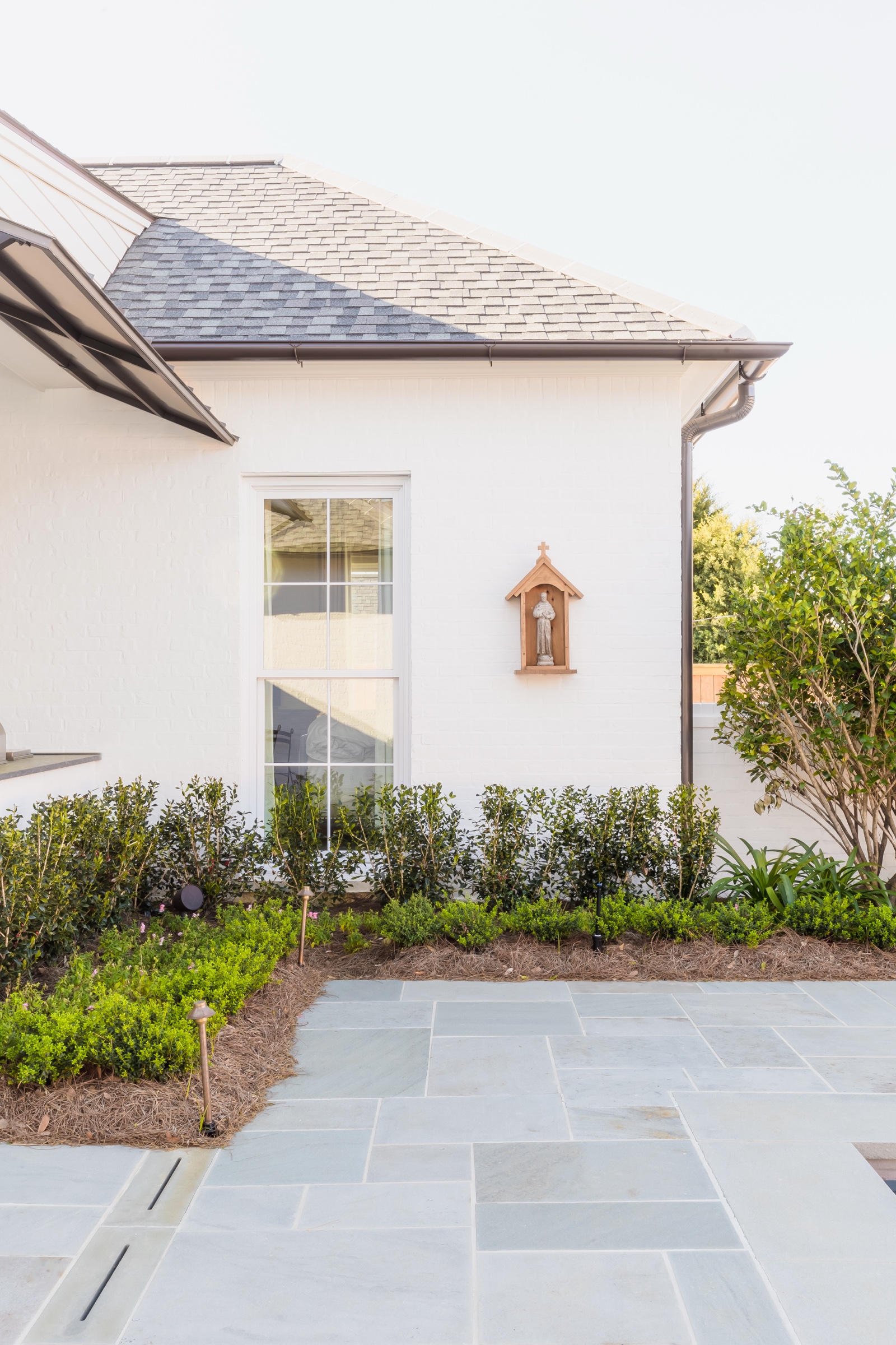 Gilbert Dr, photo 8 of 15