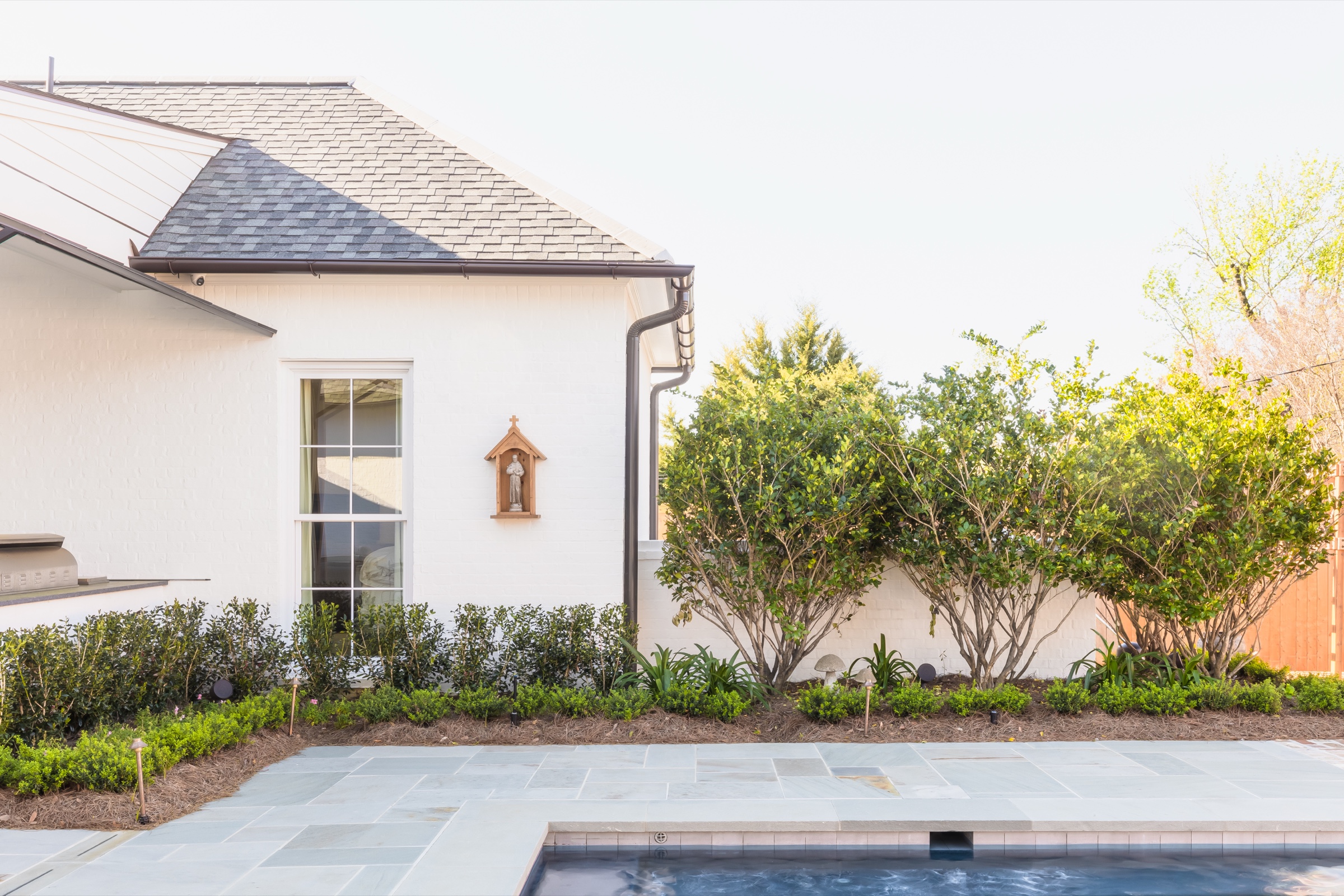 Gilbert Dr, photo 9 of 15